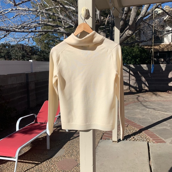 Brooks Brothers extra fine Italian merino sweater vanilla size M - Picture 2 of 11